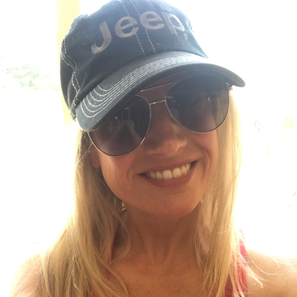 Meet your Posher, Brenda